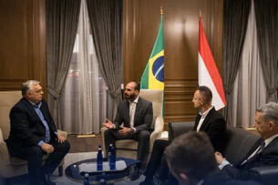Orbán encontra Eduardo Bolsonaro e critica 'caça às bruxas' no Brasil