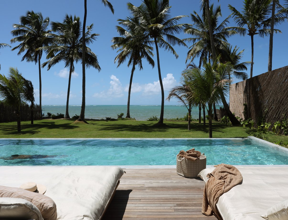 A nova pousada em estilo luxo rústico na praia do Patacho