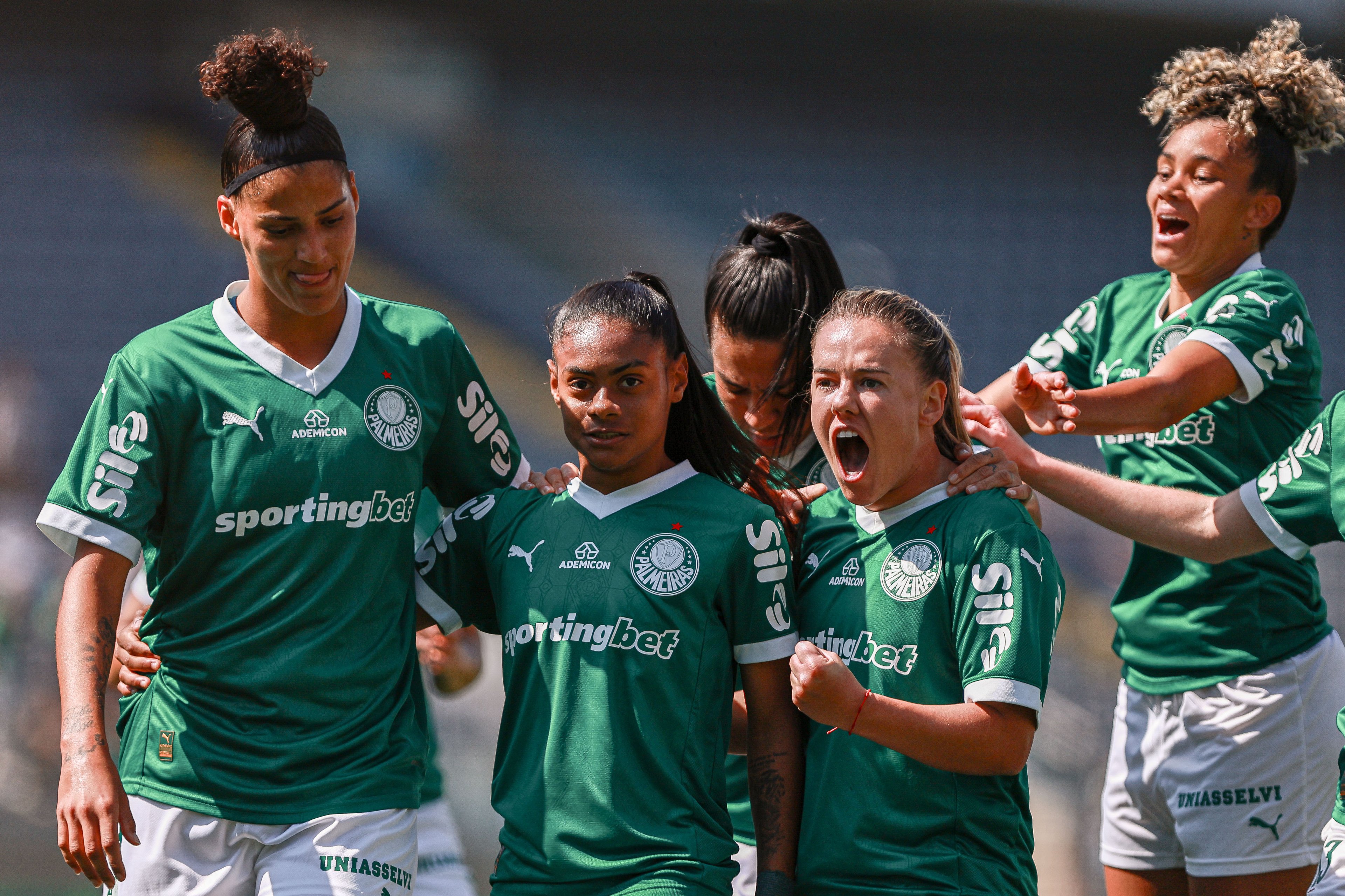 Paulistão Feminino: Palmeiras goleia o Corinthians no primeiro jogo da final
