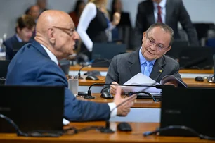 Imagem referente à matéria: Entenda PEC que permite que professores acumulem outros cargos públicos