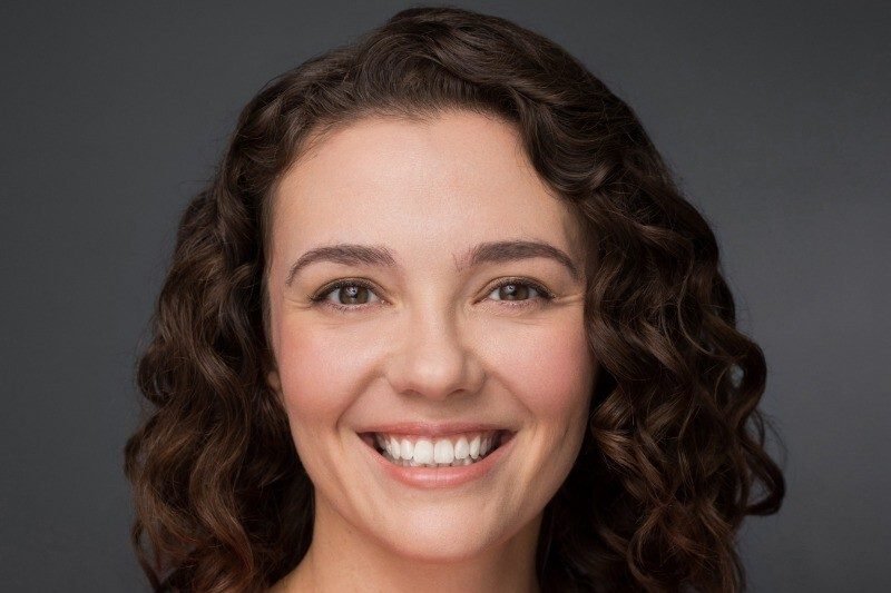 Ela largou o jornalismo, casou com um bilionário do Facebook e agora quer doar US$ 20 bi