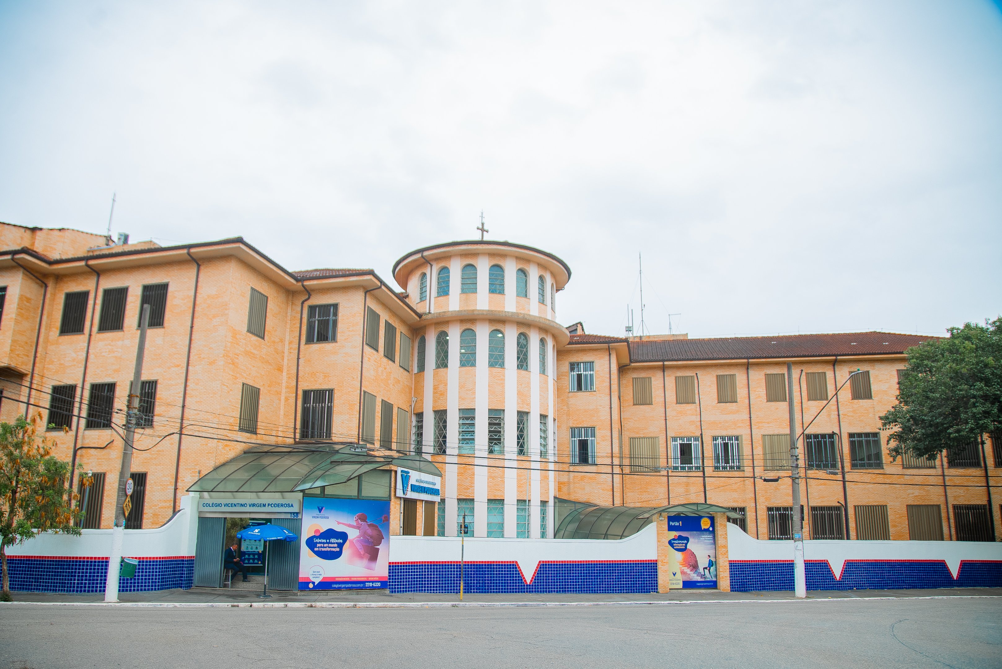 Esta ONG projeta expansão utilizando escolas privadas para viabilizar instituições de ensino social