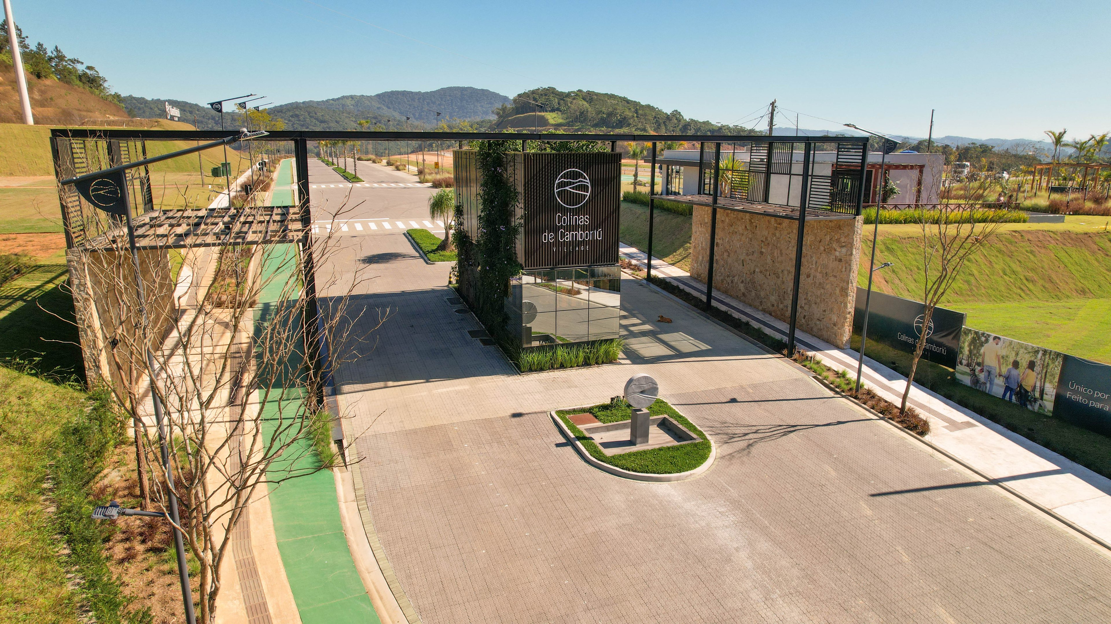 Entrada do Colinas de Camboriú, bairro planejado ao lado de Balneário Camboriú