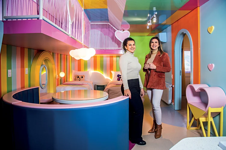 Natiele Krassmann e Veronicah Sella, fundadoras da Criamigos: hotel tem 32 suítes temáticas, monitoria diária e foco total nas crianças (Leandro Fonseca /Exame)