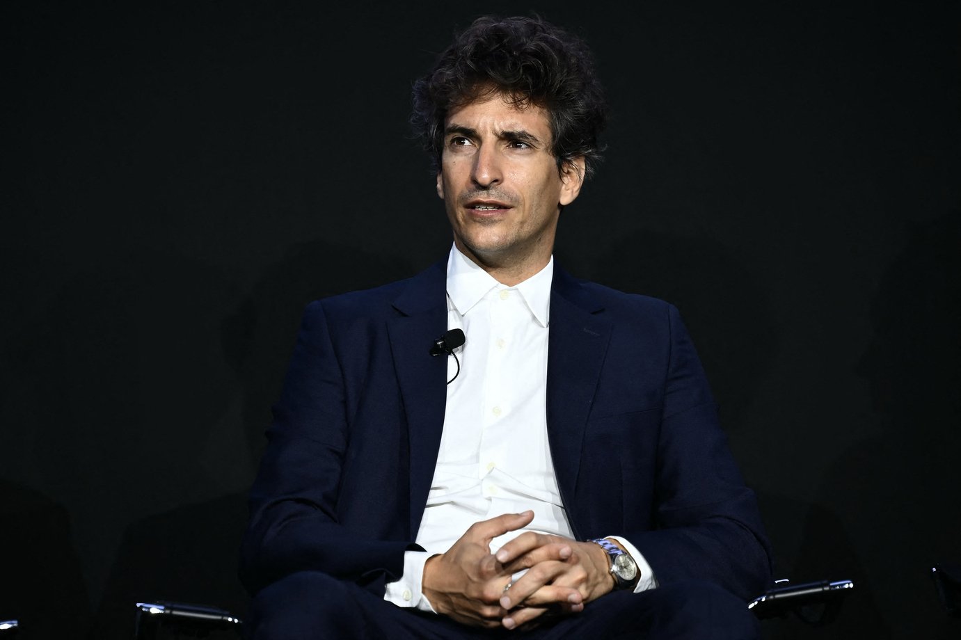 Prada e Versace: aquisição bilionária redefine força da moda italiana