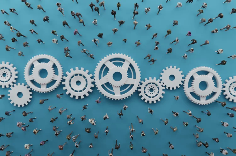 O diagnóstico aponta para um setor em transição, pressionado pela adoção acelerada da inteligência artificial, pela escassez de talentos e por um turnover em alta (chaofann/Getty Images)