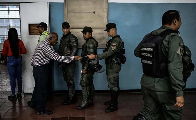 Guarda Nacional Bolivariana: corporação foi acusada pela ONU de crimes sistemáticos contra a humanidade. (JUAN BARRETO/AFP via Getty Images)