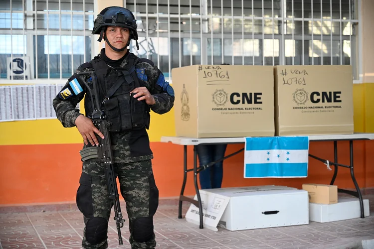 Apuração em Honduras: divulgação de votos é interrompida pela segunda vez. (Orlando SIERRA / AFP via Getty Images)
