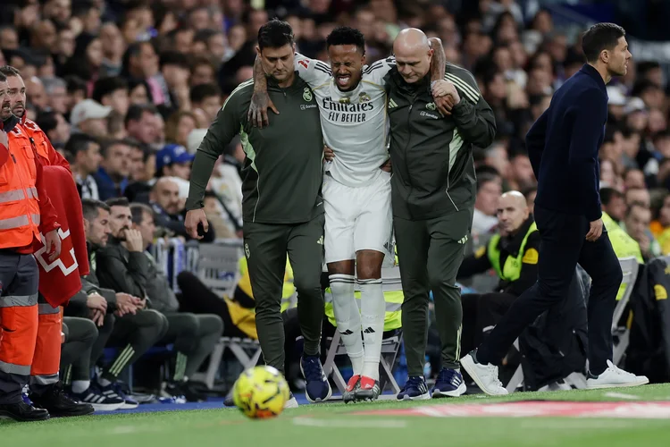 Éder Militão: zagueiro sofreu uma ruptura em um músculo da perna esquerda  (Getty Images)