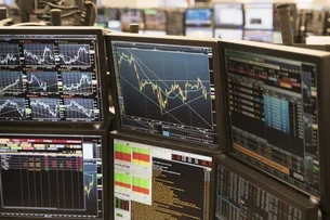 Meme stocks voltam a pressionar fundos e geram cautela em Wall Street