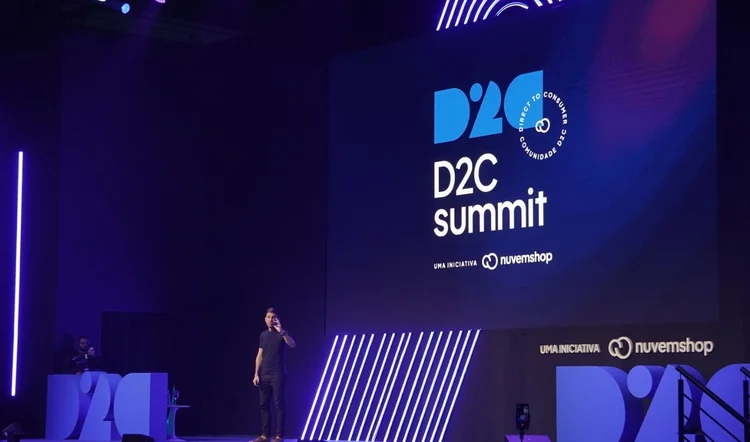 Alejandro Vázquez, presidente e cofundador da Nuvemshop: no palco do D2C Summit, empresa anunciou um serviço pioneiro que permite pagar sem sair do WhatsApp (Ediago Quincó/Divulgação)
