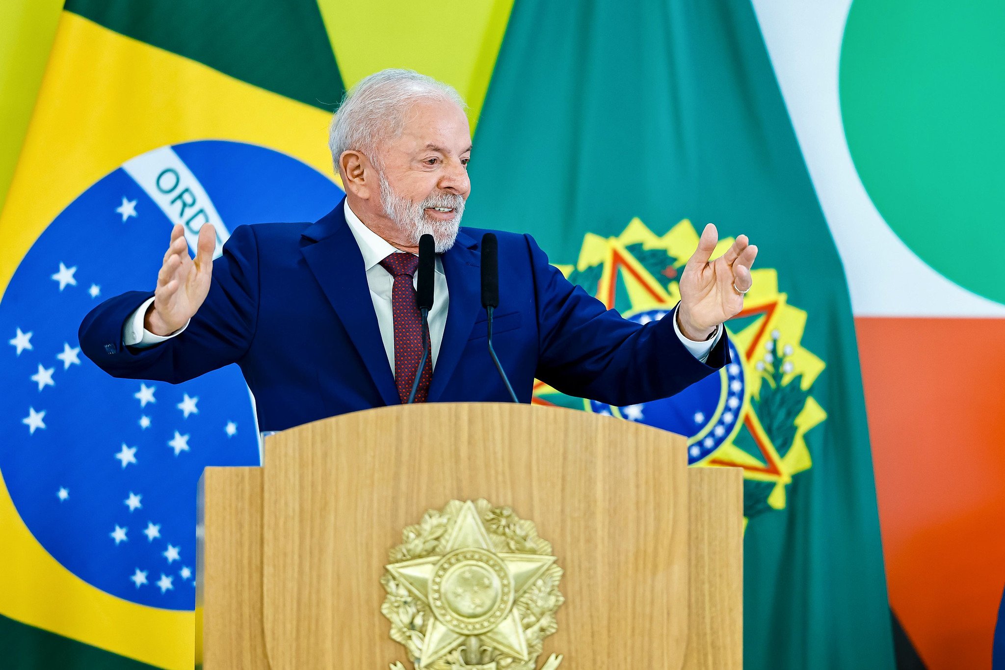Lula acaba o ano melhor do que começou após tarifaço e se lança à reeleição