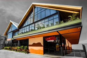 O shopping ficou pequeno: Outback vai às ruas de SP com megaloja