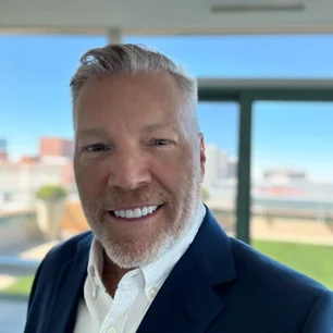 Imagem referente à matéria: Sem investidores e com uma van usada, ele criou um negócio de US$ 1 bilhão