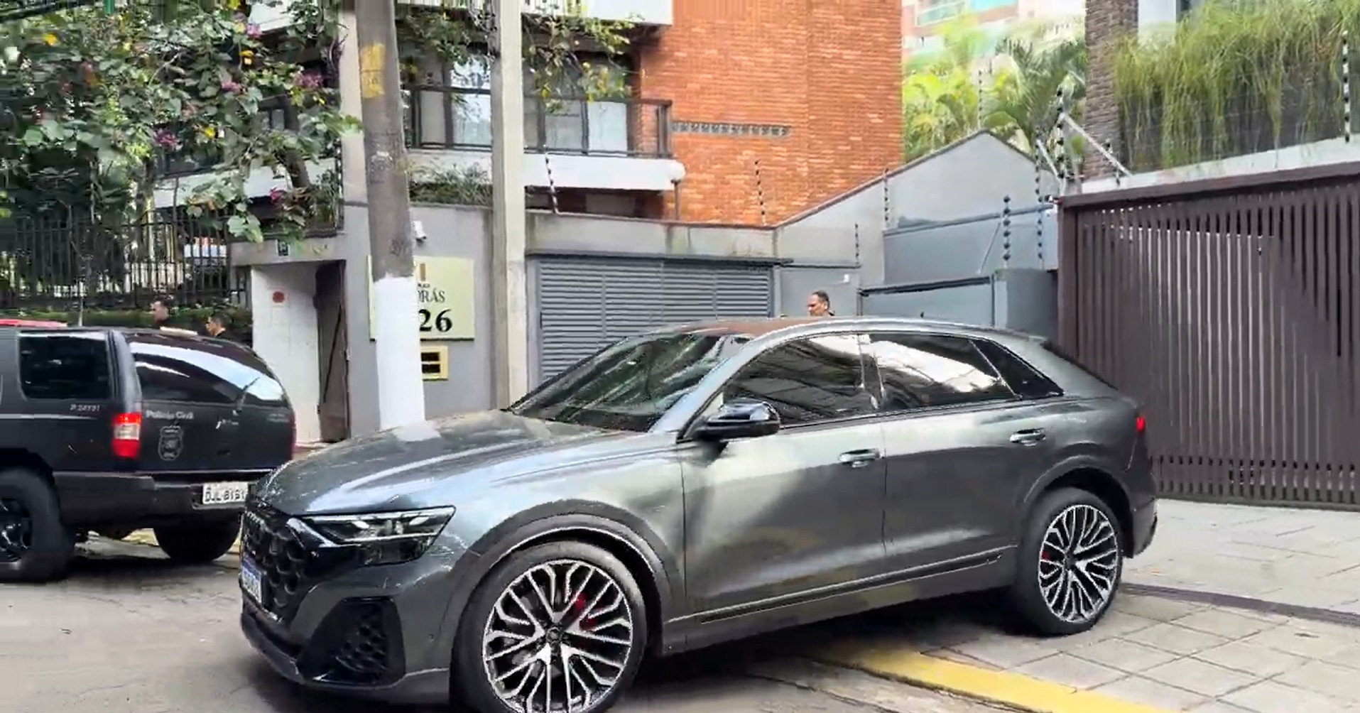 Polícia Civil de SP faz operação contra lavagem de dinheiro do PCC