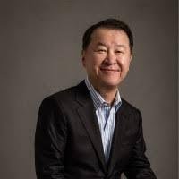 Ele vendeu sua marca por milhões, agora aos 66 anos, sua aposta é abrir outra empresa