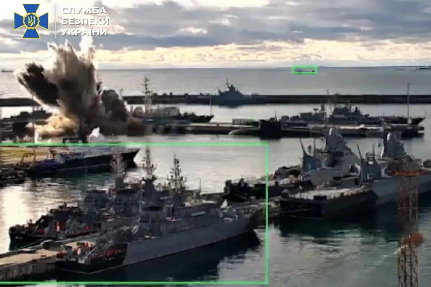 Ucrânia diz ter atacado submarino russo usando drones subaquáticos; veja vídeo