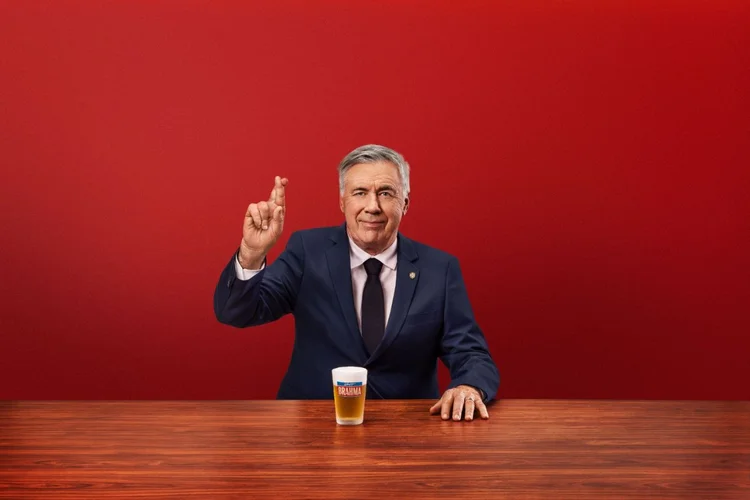 Carlo Ancelotti: Brahma convoca técnico da Seleção para reacender a esperança do torcedor pelo Hexa na campanha “Tá Liberado Acreditar” (Divulgação)