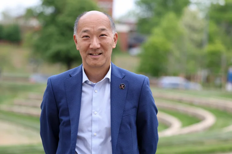 Ken Ono: renomado matemático é professor da Universidade de Virgínia, nos EUA (Matt Riley/ University of Virginia Communications/Divulgação)