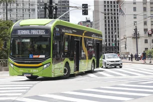 Ventania afeta linhas de ônibus e trólebus em SP; veja rotas atingidas