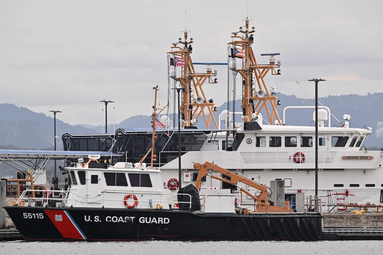 Navio da Guarda Costeira dos EUA na base de San Juan, Porto Rico (Miguel J. Rodriguez Carrillo / AFP)