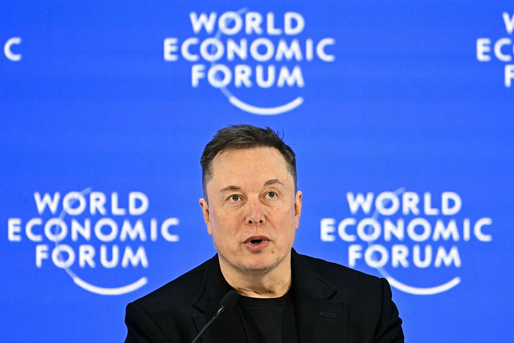 Elon Musk: homem mais rico do mundo acerta ao prever robôs superando humanos?