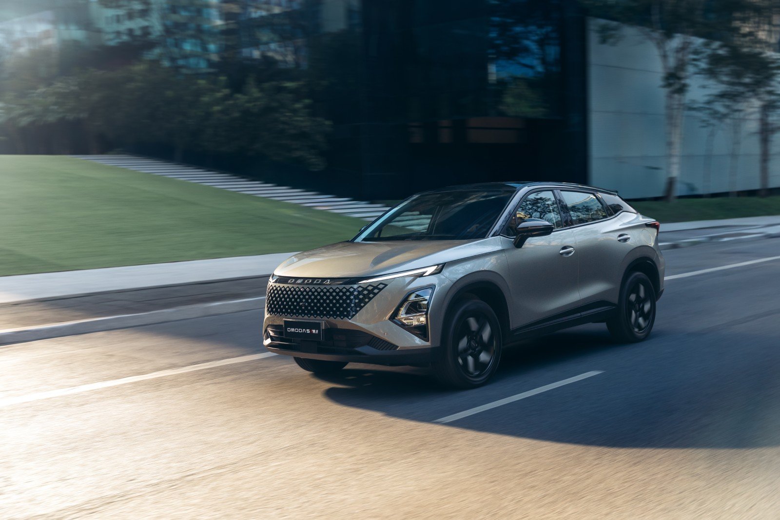Omoda 5: sistema híbrido de alta eficiência. (Preços a partir de a partir de R$ 159.990,00) 