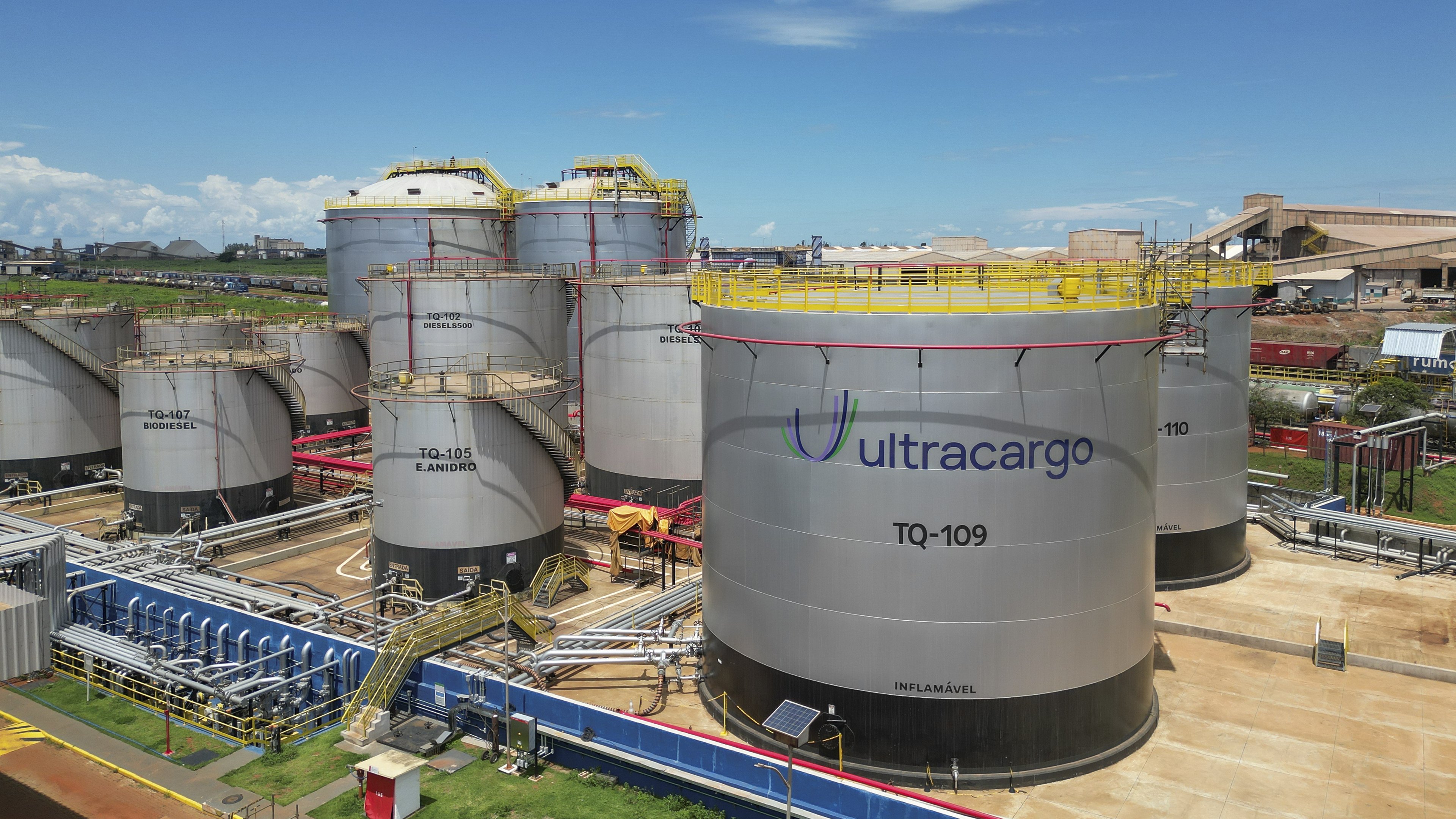 Ultracargo anuncia investimentos em duto para tirar 5 mil caminhões da estrada