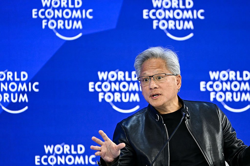 IA vai criar mais empregos do que tirar, diz CEO da Nvidia em Davos