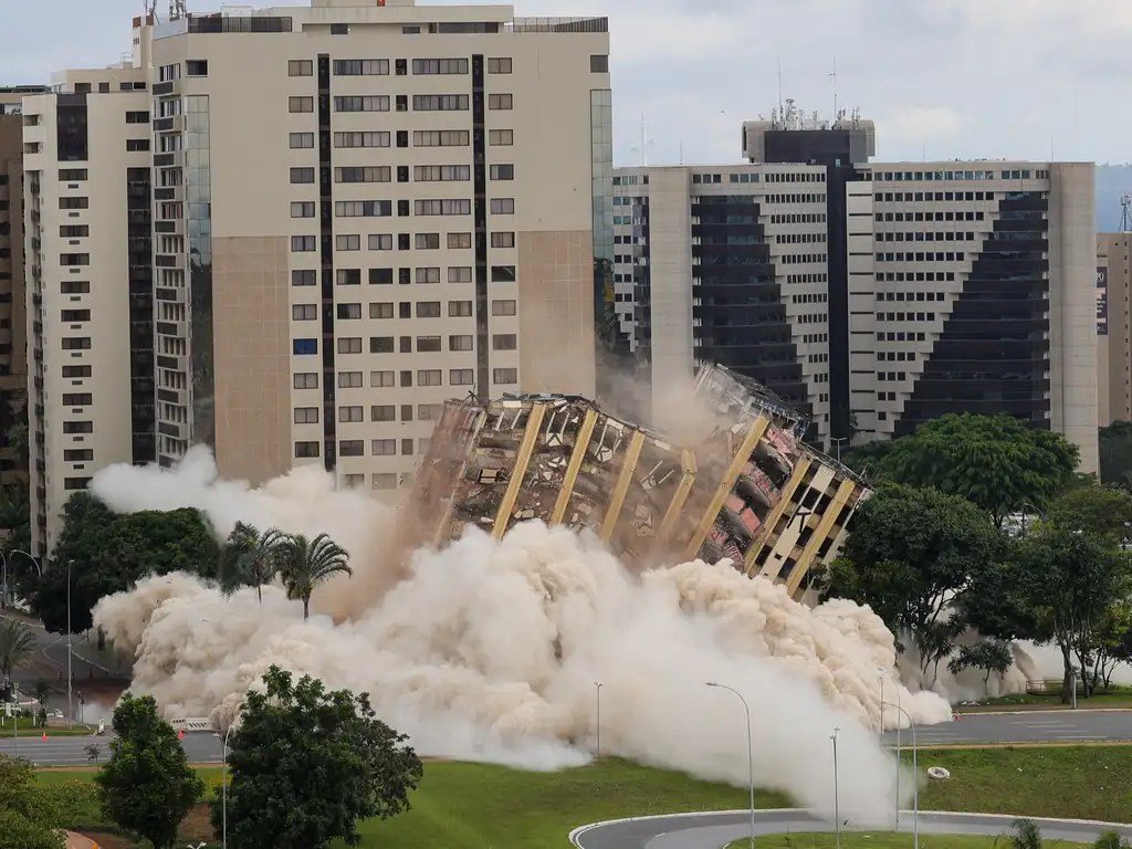 Torre Palace: a história por trás do hotel de luxo implodido em Brasília