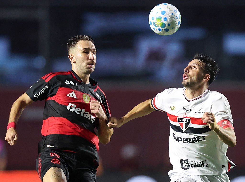 São Paulo derrota Flamengo no Brasileirão com virada no segundo tempo