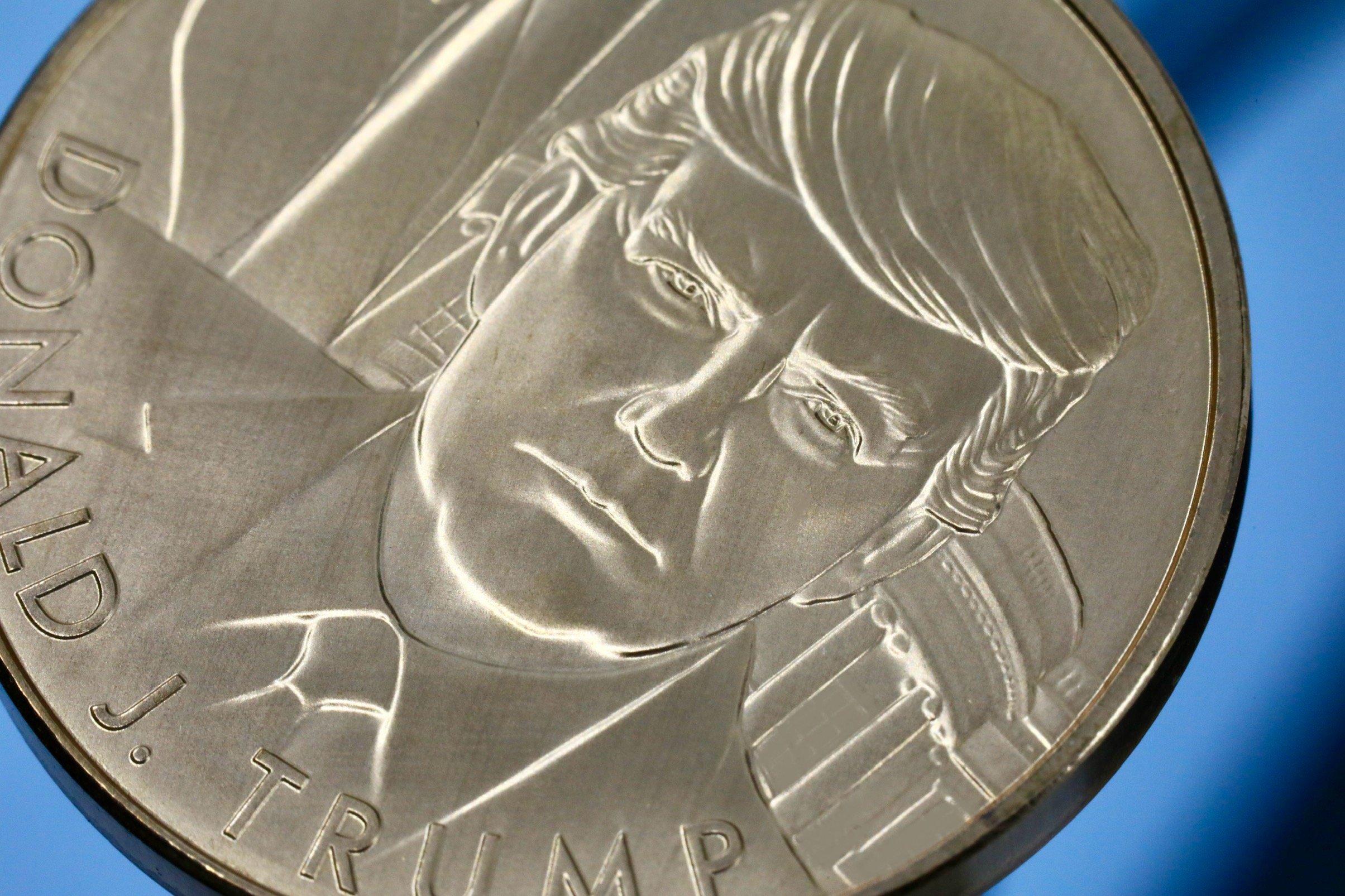 Trump afastou investidores do dólar, dizem economistas em Davos