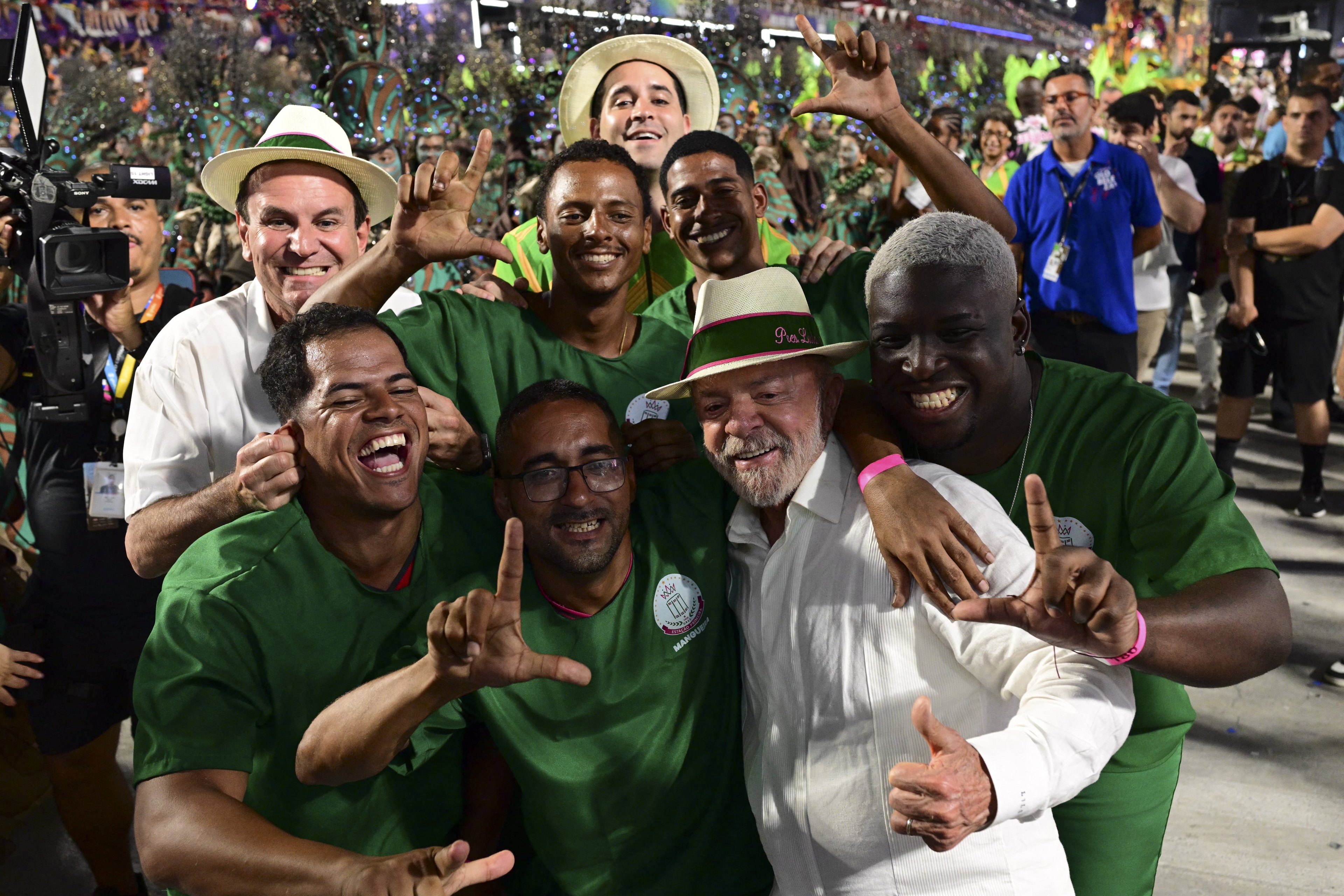 Homenagem a Lula abre Carnaval do Rio em meio a críticas