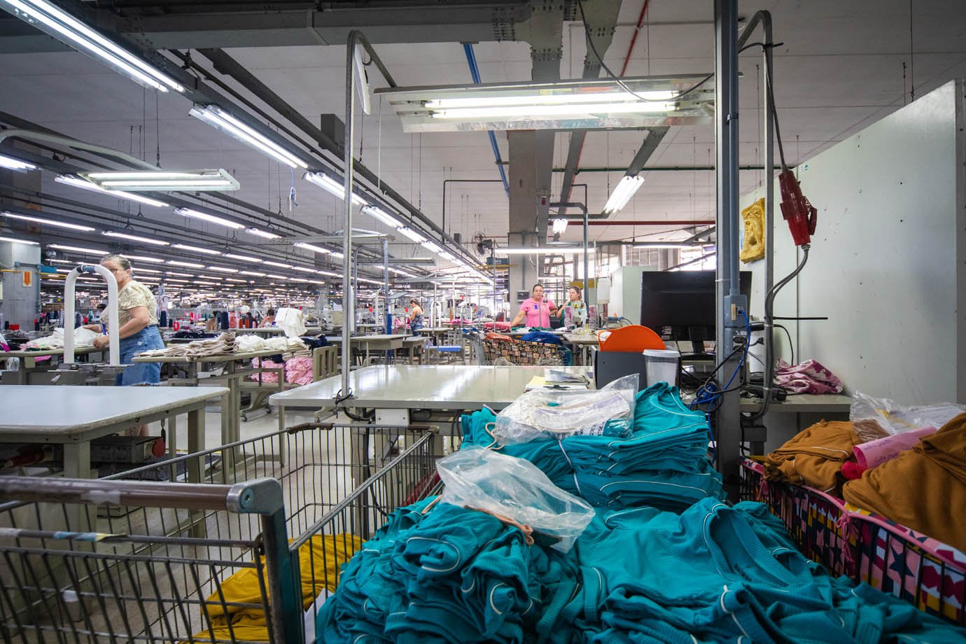 Fabrica da Malwee em Santa Catarina, Jaraguá do SUL SC
Fabril, industria textil, costureiras, mulheres

Foto: Leandro Fonseca
Data: 11/02/2026