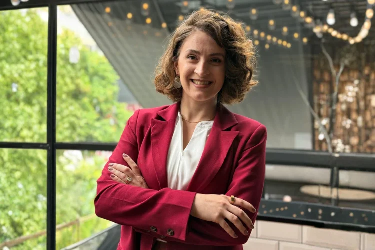 Thaisa Ludwig, coach de carreira e liderança: “A gente passa a vida se qualificando tecnicamente, mas não aprende a lidar com insegurança, pressão, medo de errar ou de mudar” (Thaisa Ludwig/Divulgação)