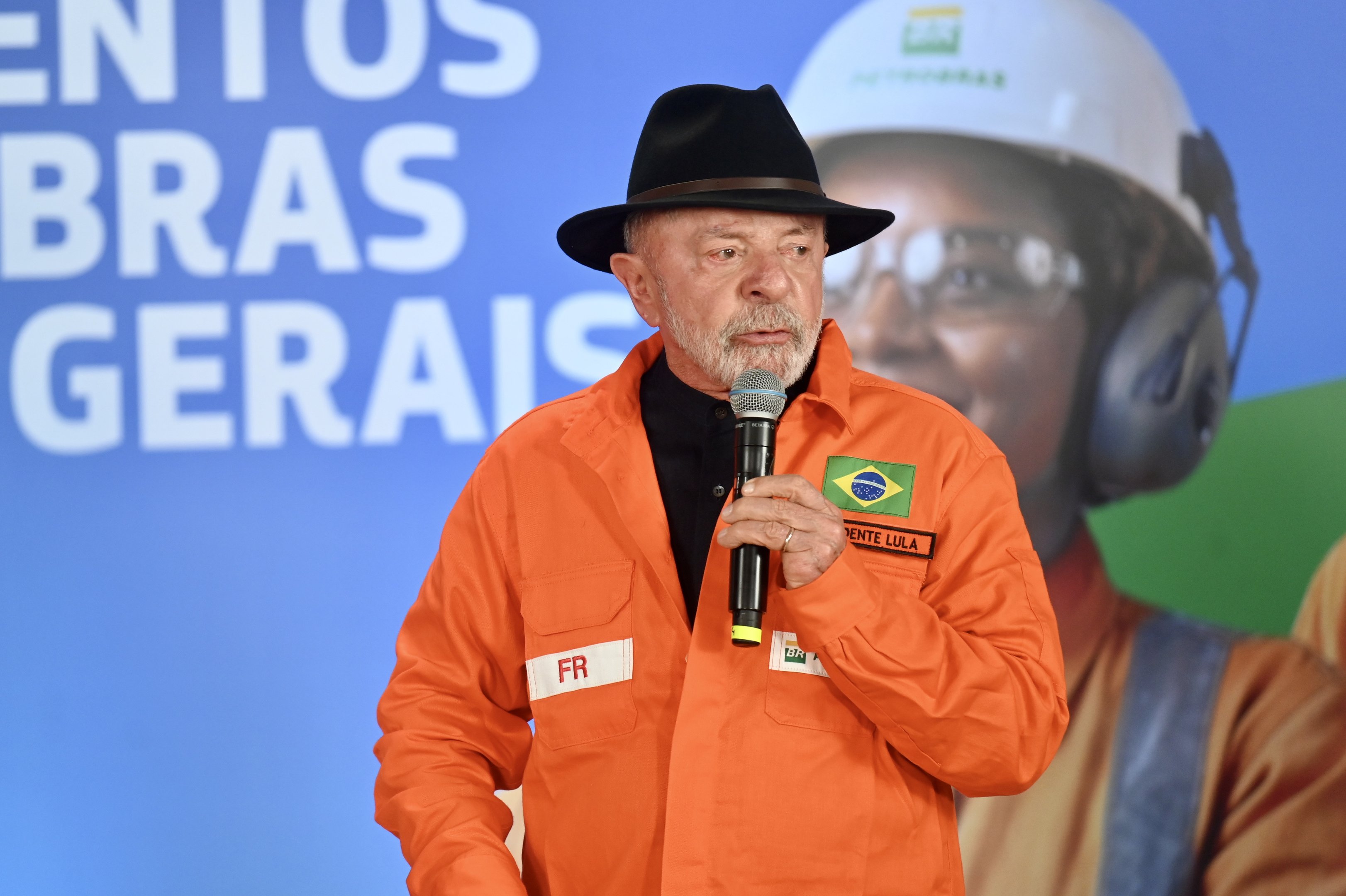 Lula defende que Brasil tenha estoque de petróleo diante da guerra: 'Não podemos ser vítimas'