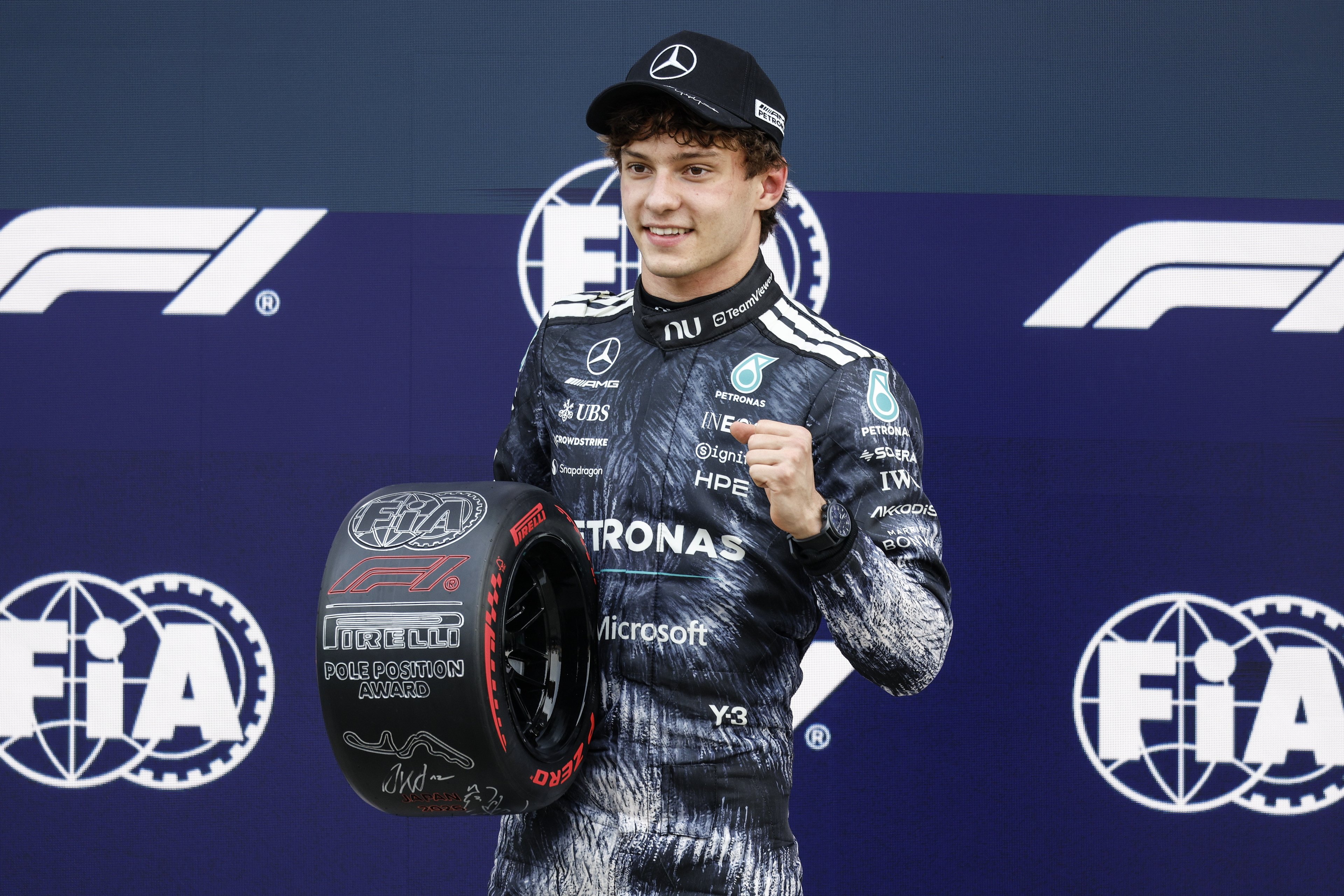 Antonelli vence no Japão e assume liderança da Fórmula 1 aos 19 anos