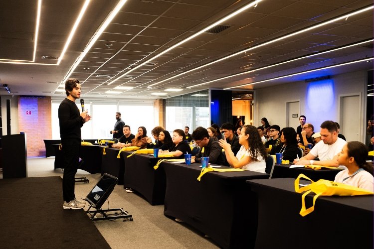 Mais de 3.700 alunos de escolas públicas participam de maratona de empreendedorismo