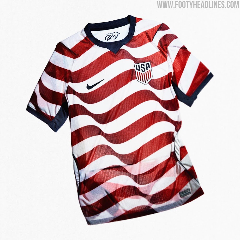 jersey branca com ondas em azul e vermelho, formando listras onduladas que simbolizam movimento e dinamismo