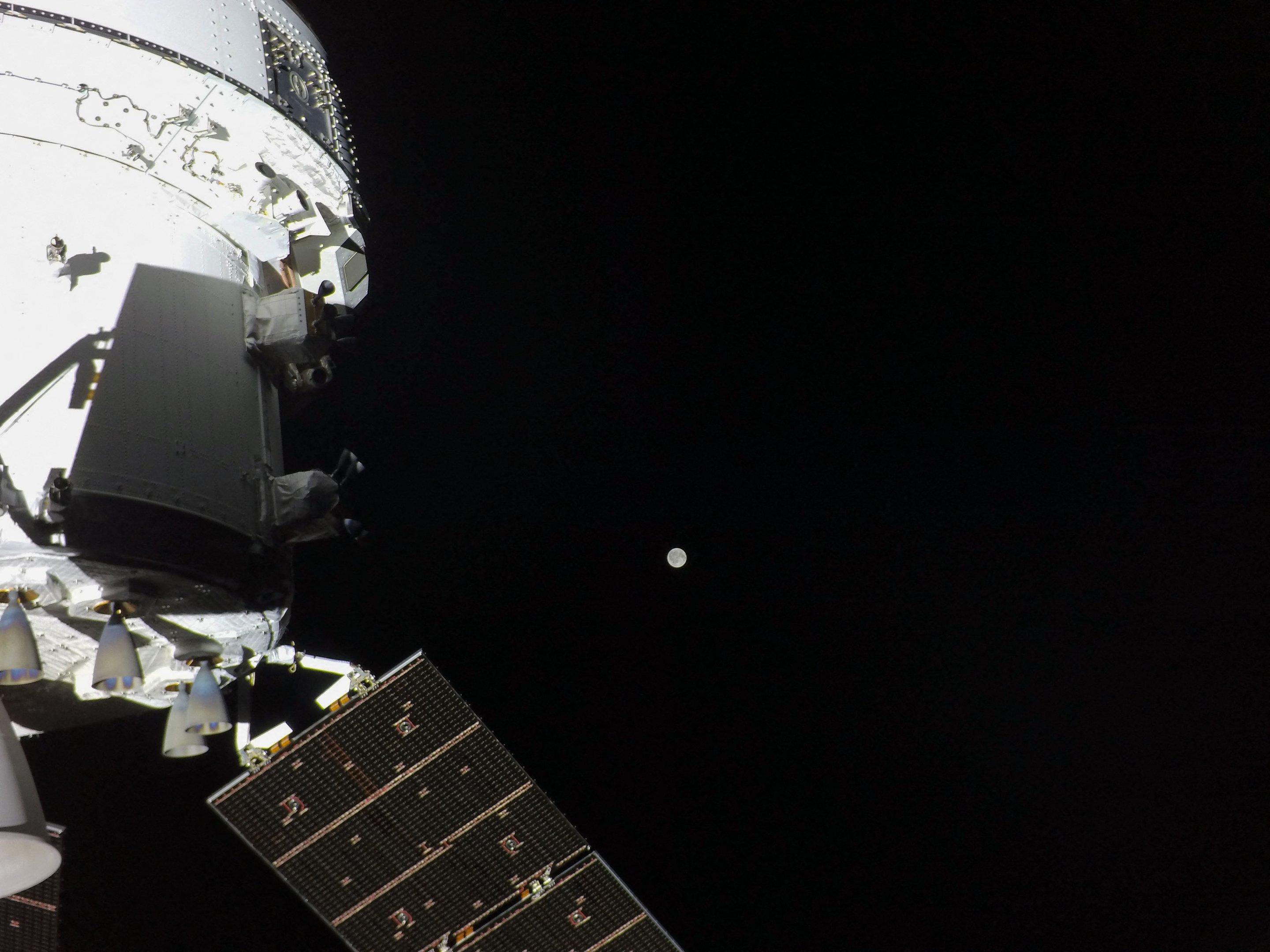 Artemis II: missão atinge maior distância já alcançada por humanos no espaço