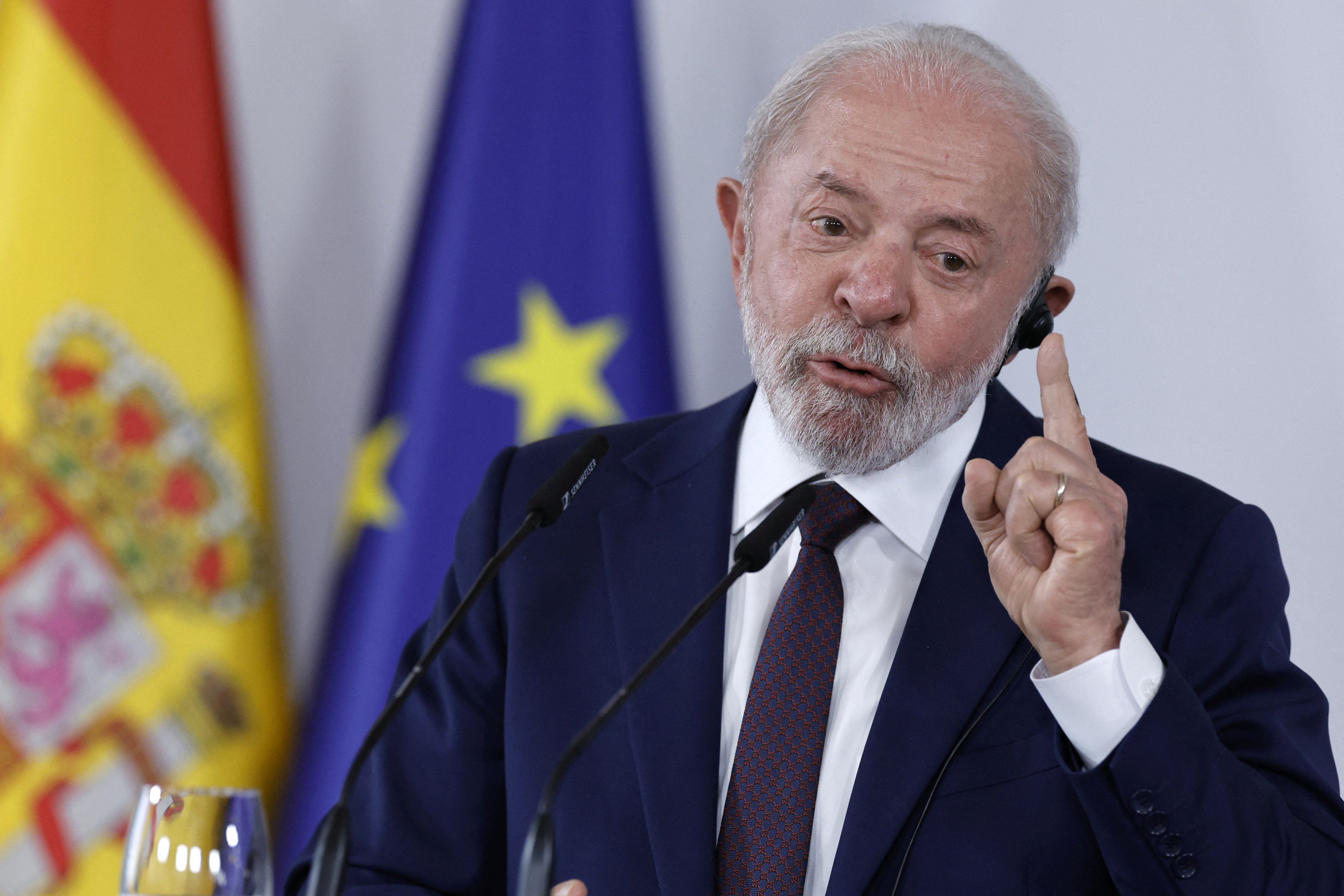 Lula desembarca em Hannover sob tensão logística e foco industrial
