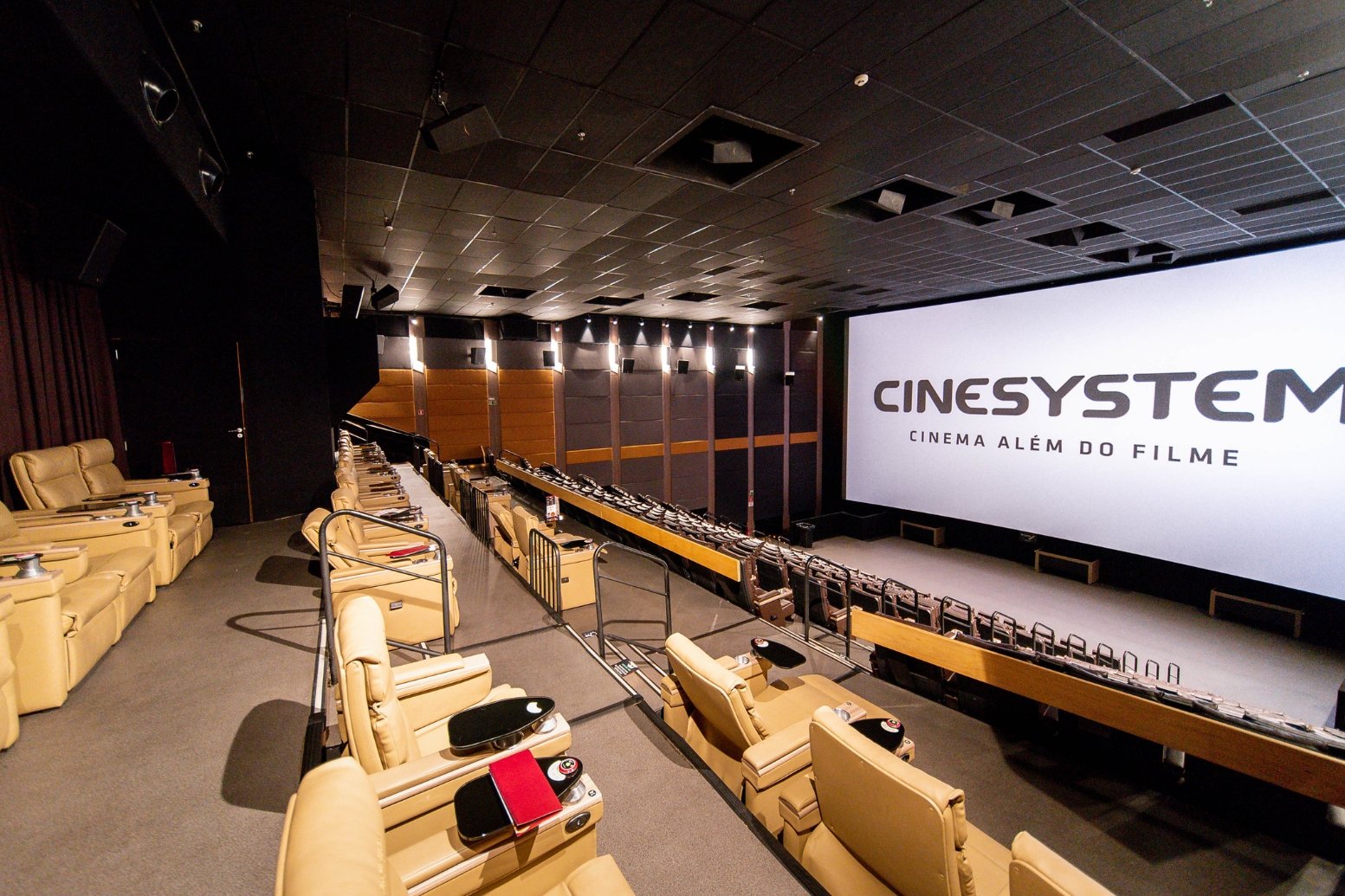 Cinesystem substitui salas de cinema por boliche e fliperama em Porto Alegre