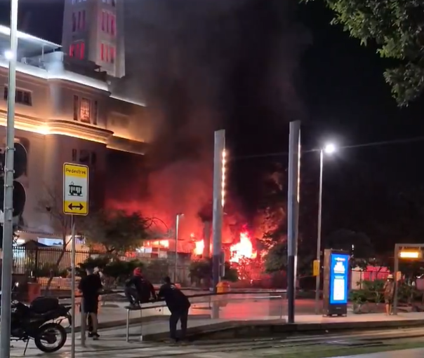 Edifício Touring Incendiado: Rio Fashion Week Mantém Programação Apesar do Fogo