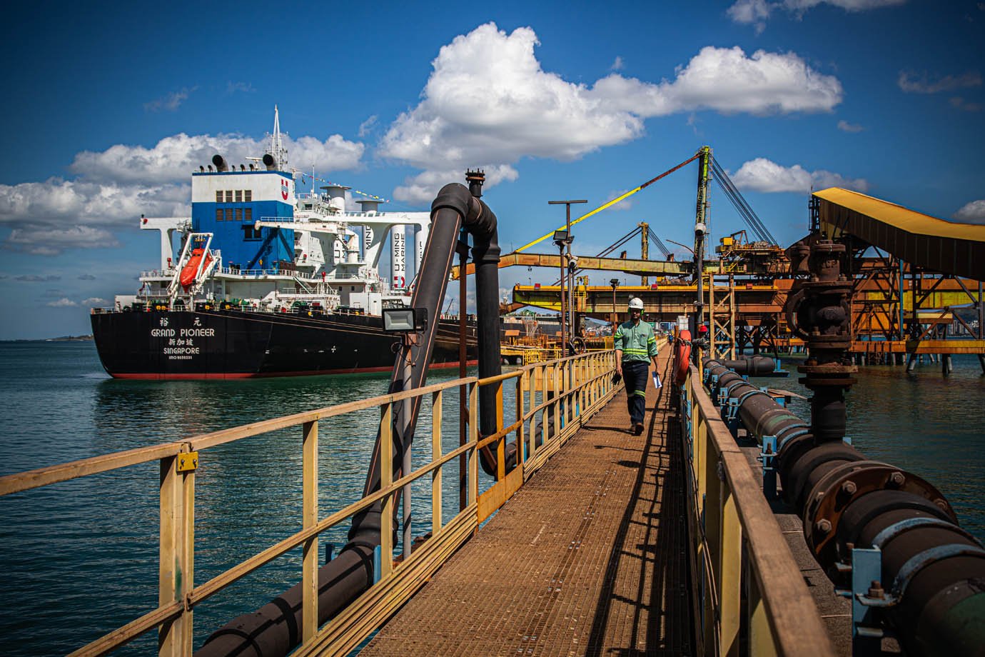 Porto de Tubarão -Terminal graneleiro do Porto de Vitória. - navio cargueiro - minerio - mineradora - vale

Foto: Leandro Fonseca
Data: 28/04/2026