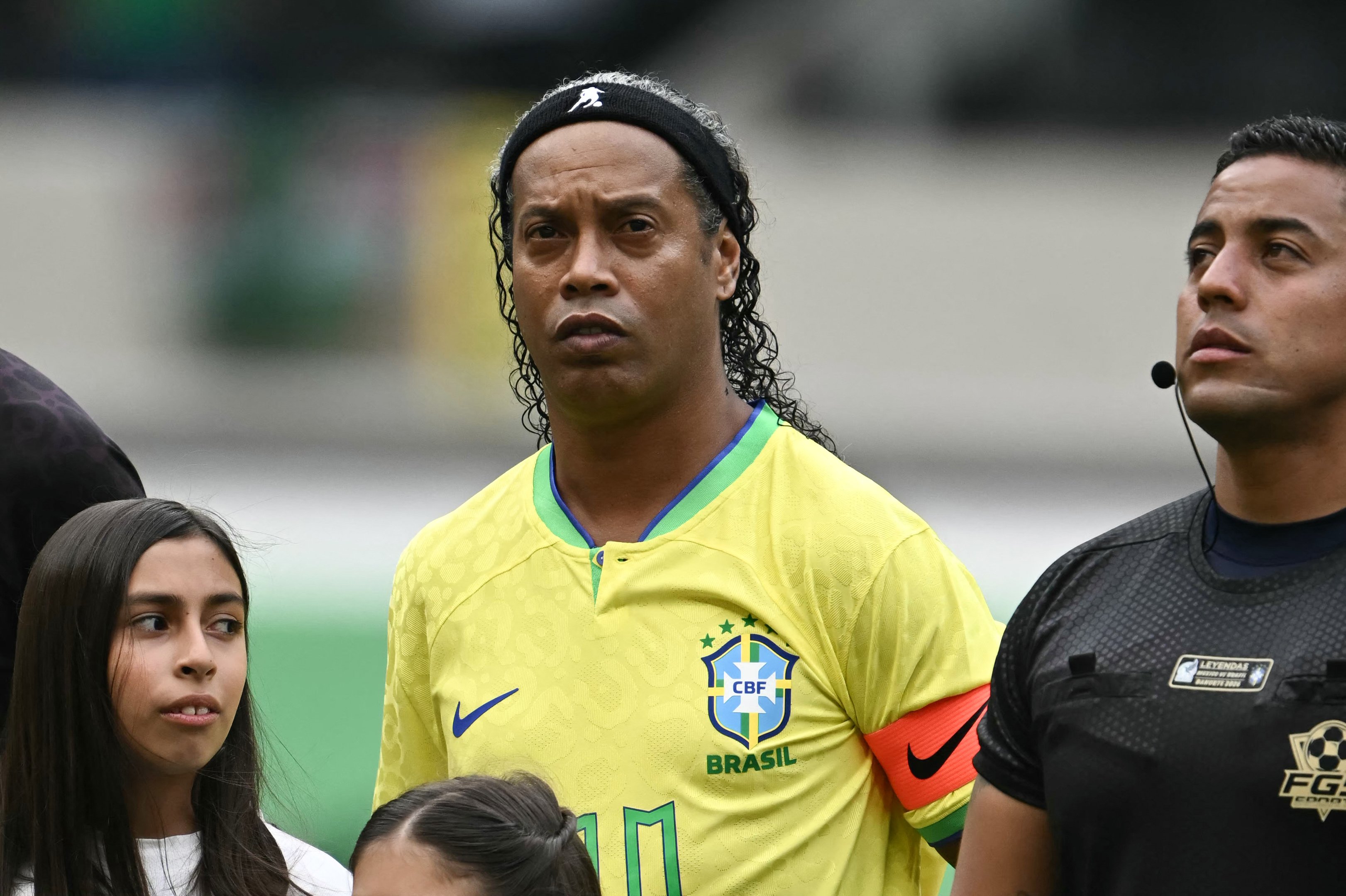 O segredo de Ronaldinho Gaúcho: por que jogador dá passe olhando para o outro lado?