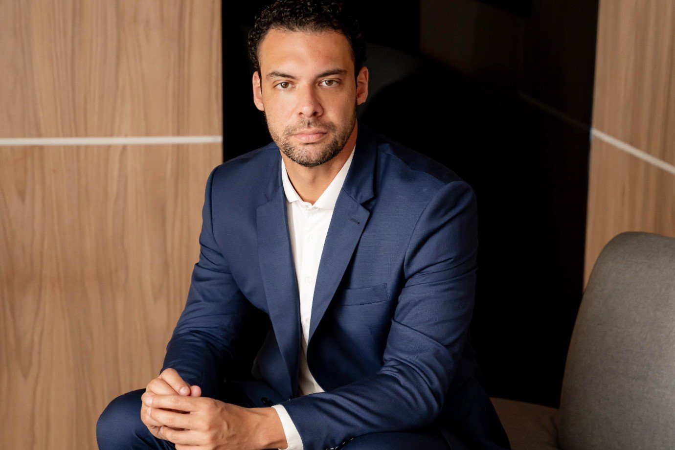 Dólar podría cerrar por debajo de R$ 5, según analista