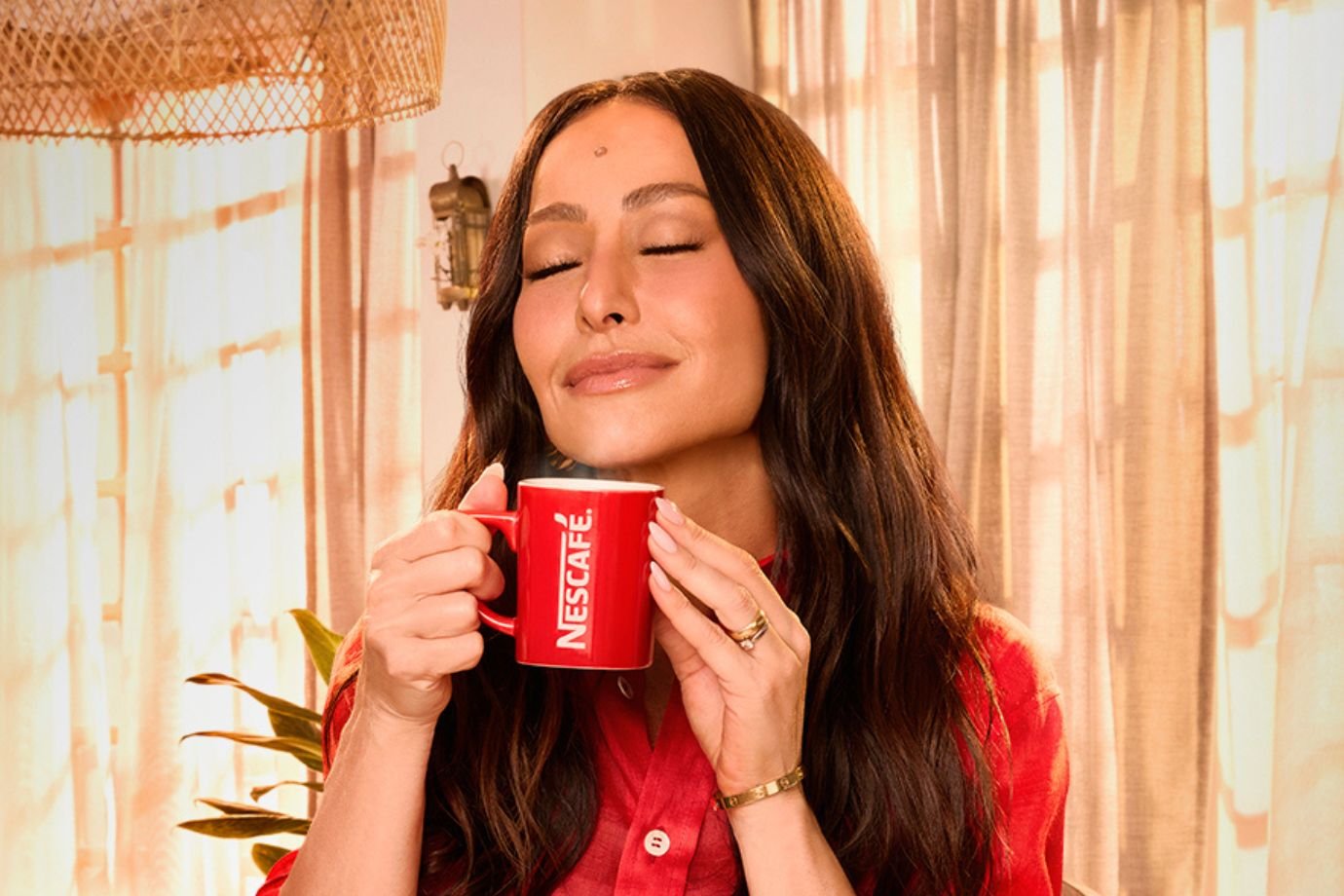 A Nescafé descobriu a fazenda de Sabrina Sato — e fez sua maior campanha em 15 anos
