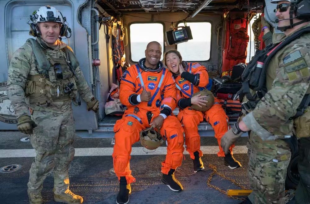 Nasa divulga fotos do retorno dos astronautas da Artemis II | Exame