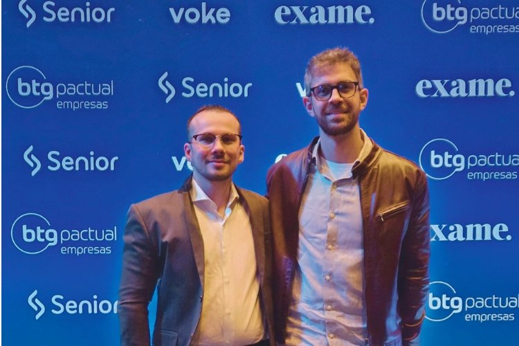 Eles criaram um negócio milionário apenas com notebook e acesso à internet