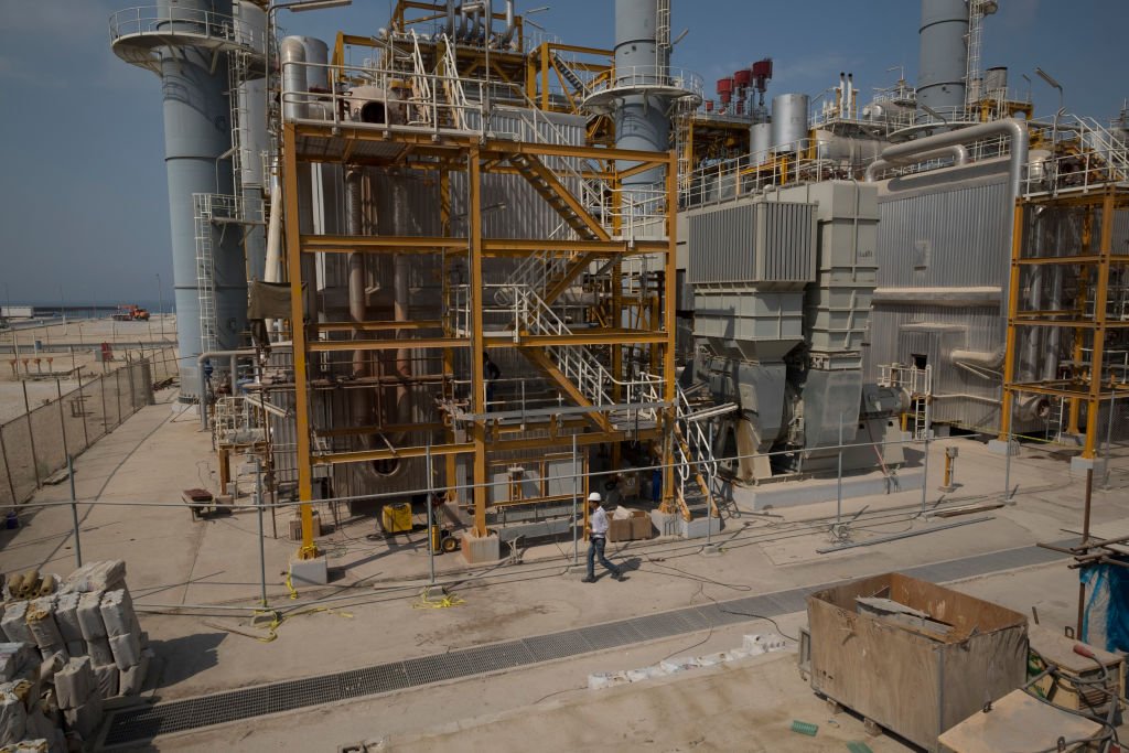 Israel ataca principal complexo petroquímico do Irã